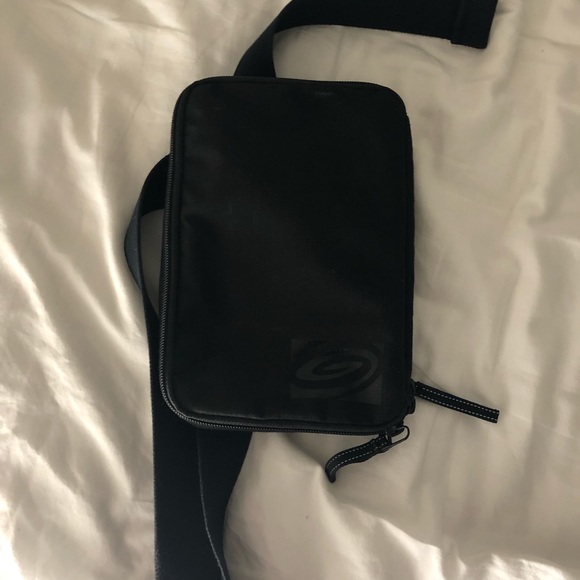 Timbuk2 Handbags - Timbuk2 Slingshot Crossbody Bag